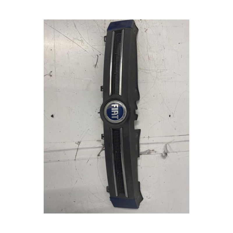 Calandre FIAT PANDA 2 PHASE 1 d’occasion