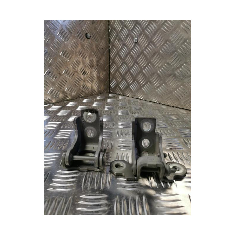 Charniere de porte avant droit RENAULT CLIO 4 PHASE 1 d’occasion