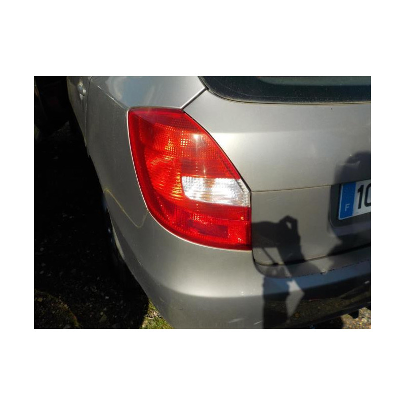 Platine feu arriere droit SKODA FABIA 2 PHASE 1 BREAK d’occasion
