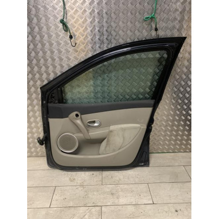 Porte avant droit RENAULT CLIO 3 PHASE 1 d’occasion