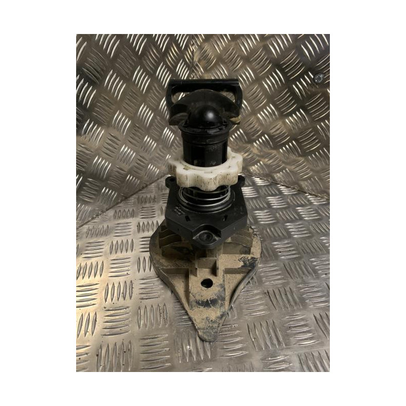 Treuil de roue de secours RENAULT CLIO 4 PHASE 1 d’occasion