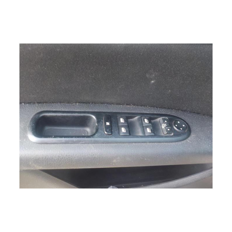 Poignee porte arriere gauche PEUGEOT 407 PHASE 1 d’occasion