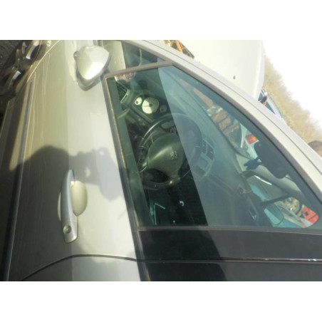 Poignee porte avant gauche PEUGEOT 407 PHASE 1 d’occasion