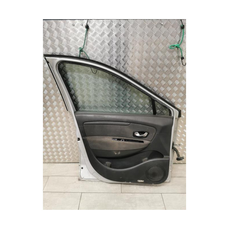 Porte avant gauche RENAULT SCENIC 3 PHASE 1 d’occasion