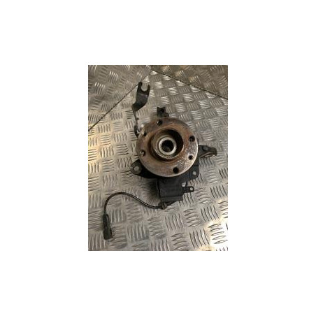 Moyeu avant gauche RENAULT CLIO 4 PHASE 1 d’occasion