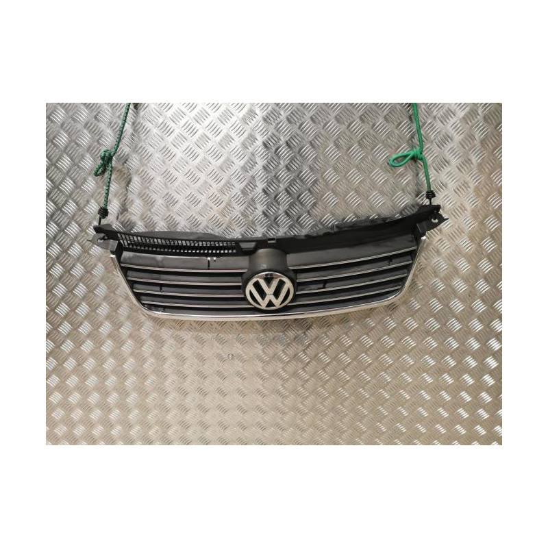 Calandre VOLKSWAGEN PASSAT 4 PHASE 2 d’occasion