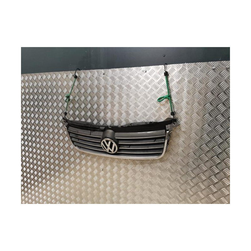 Calandre VOLKSWAGEN PASSAT 4 PHASE 2 d’occasion