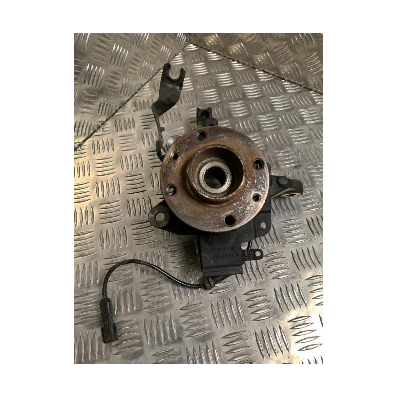 Moyeu avant gauche RENAULT CLIO 4 PHASE 1 d’occasion