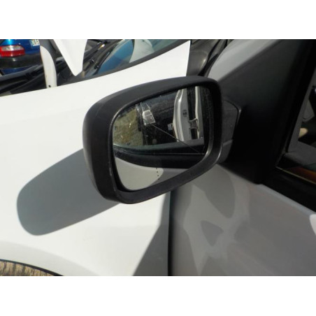 Feu arriere principal gauche (feux) RENAULT CLIO 3 PHASE 1 d’occasion