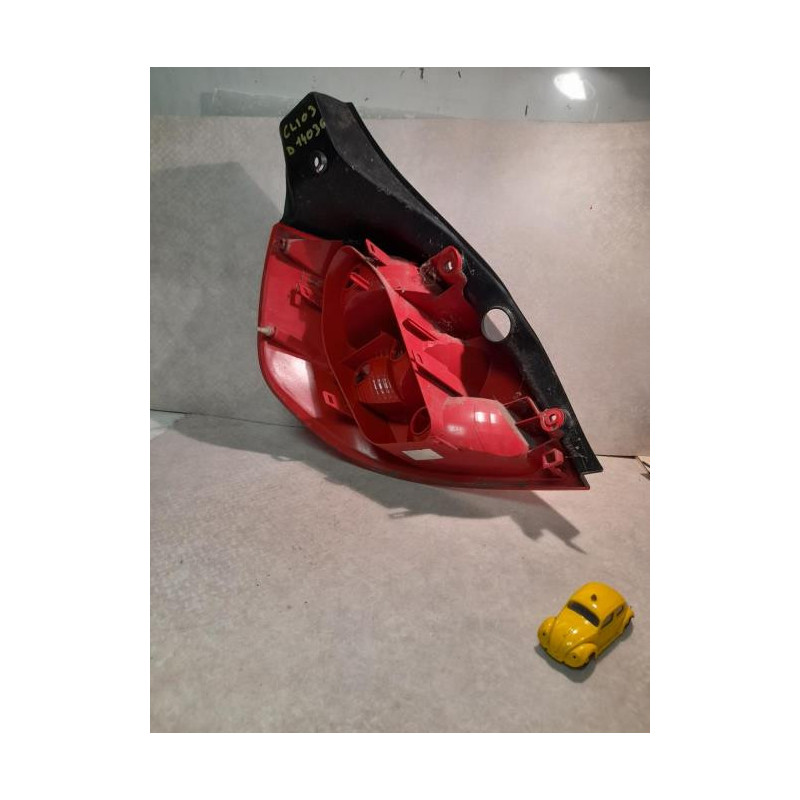 Feu arriere principal droit (feux) RENAULT CLIO 3 PHASE 1 d’occasion