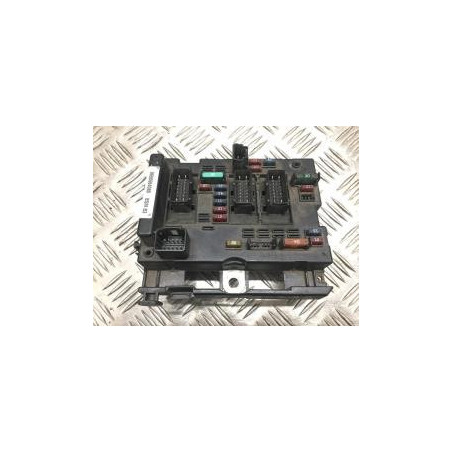 Porte fusible PEUGEOT 307 PHASE 1 BREAK d’occasion