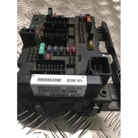 Porte fusible PEUGEOT 307 PHASE 1 BREAK d’occasion