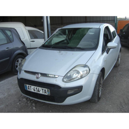 Moyeu avant gauche FIAT PUNTO EVO 3 d’occasion