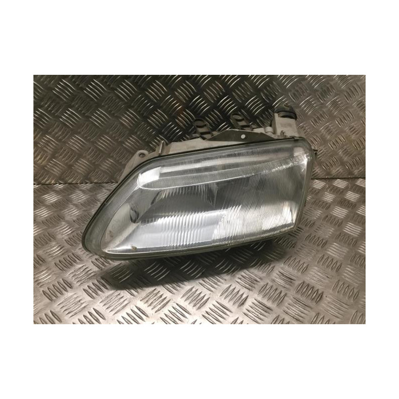 Optique avant principal gauche (feux)(phare) RENAULT  d’occasion