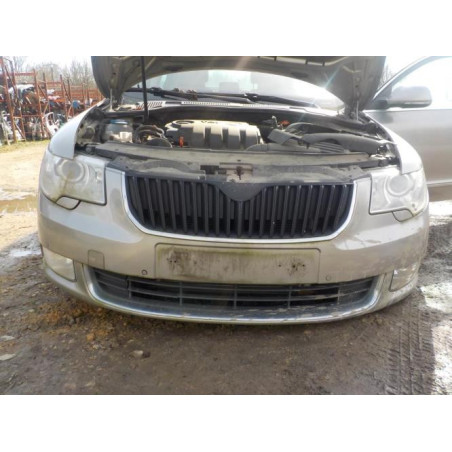 Pare boue avant gauche SKODA SUPERB 2 PHASE 1 d’occasion