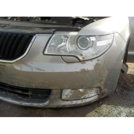 Pare boue avant gauche SKODA SUPERB 2 PHASE 1 d’occasion