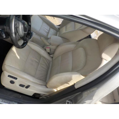 Pare boue avant gauche SKODA SUPERB 2 PHASE 1 d’occasion