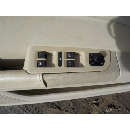 Pare boue avant droit SKODA SUPERB 2 PHASE 1 d’occasion