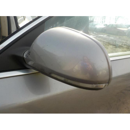 Pare boue avant droit SKODA SUPERB 2 PHASE 1 d’occasion