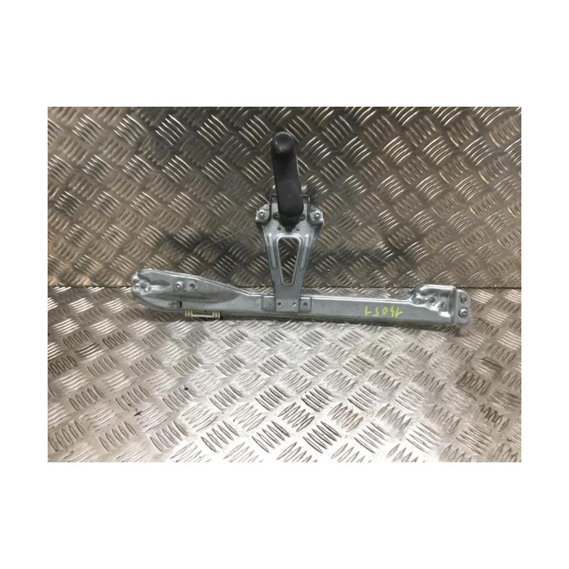 Leve vitre mecanique arriere droit RENAULT CLIO 3 PHASE 1 d’occasion