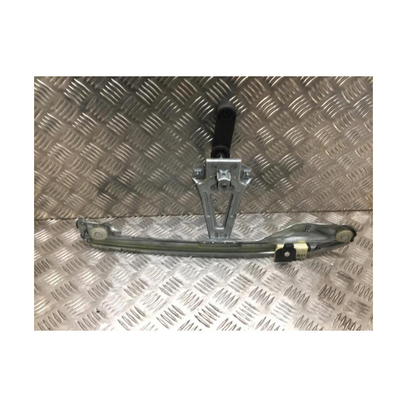 Leve vitre mecanique arriere droit RENAULT CLIO 3 PHASE 1 d’occasion