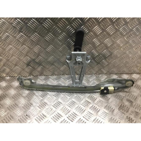 Leve vitre mecanique arriere droit RENAULT CLIO 3 PHASE 1 d’occasion