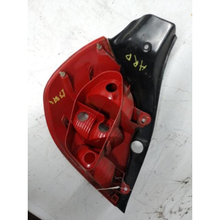 Feu arriere principal droit (feux) RENAULT CLIO 3 PHASE 1 d’occasion