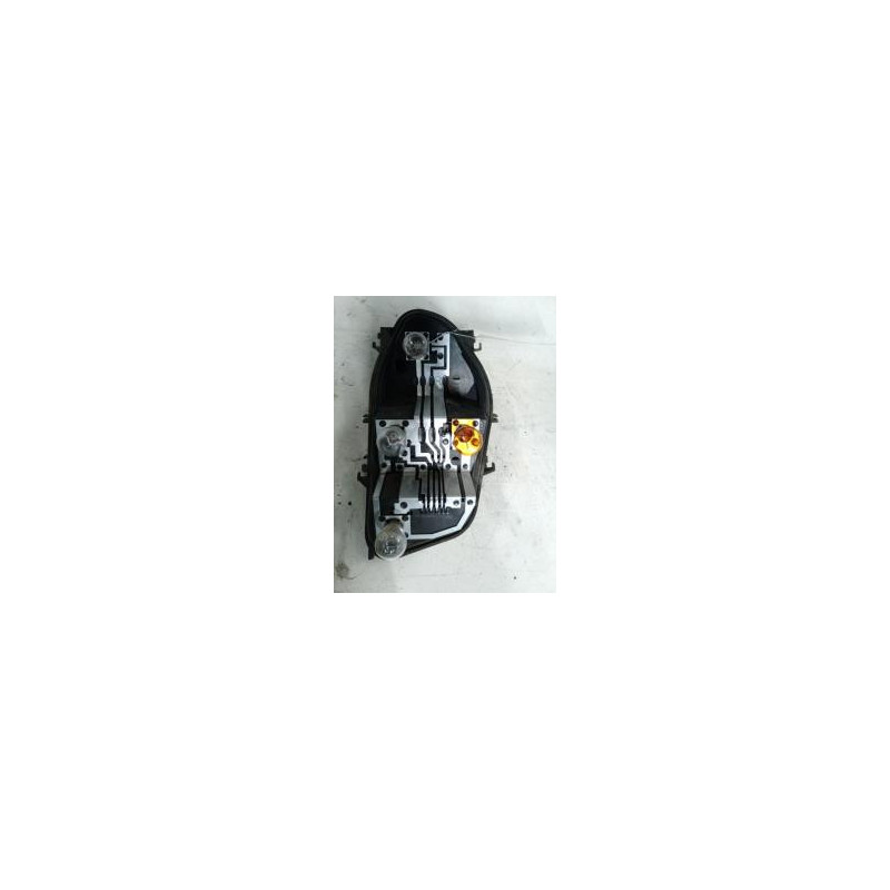 Platine feu arriere droit RENAULT CLIO 3 PHASE 1 d’occasion
