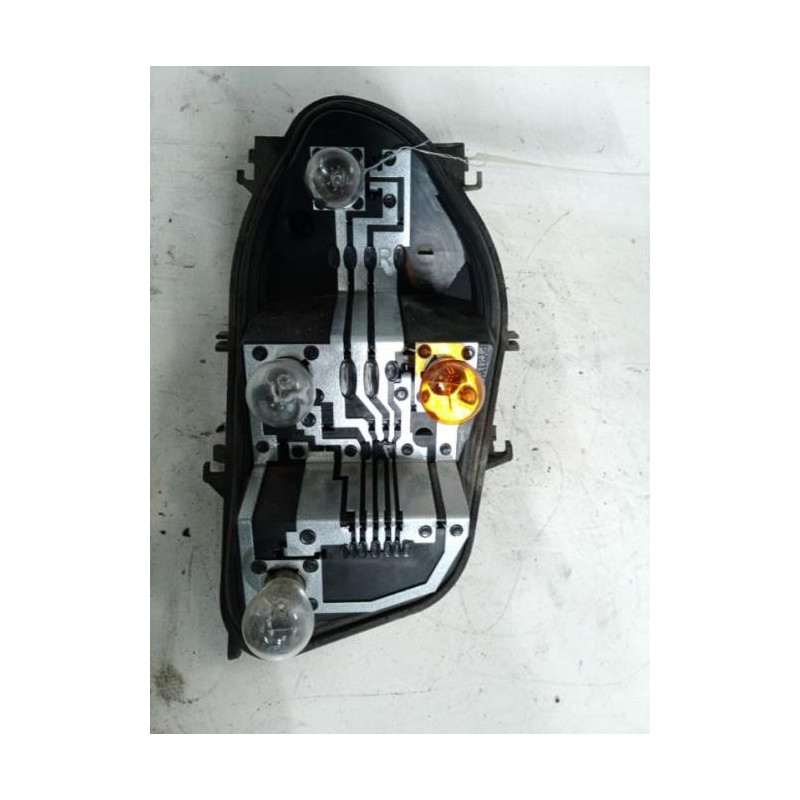 Platine feu arriere droit RENAULT CLIO 3 PHASE 1 d’occasion