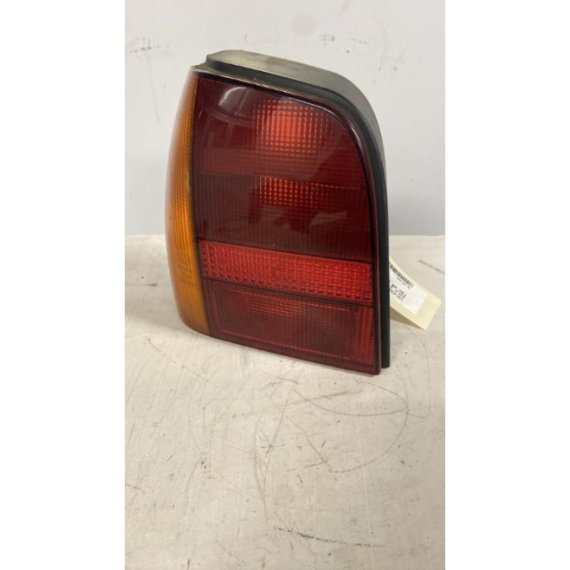 Feu arriere principal gauche (feux) VOLKSWAGEN POLO 3 PHASE 1 d’occasion
