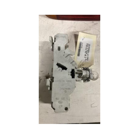 Platine feu arriere droit VOLKSWAGEN POLO 3 PHASE 1 d’occasion