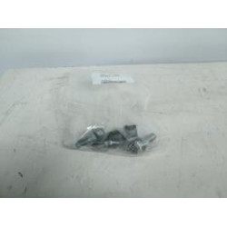Ecrous OPEL CORSA C PHASE 1 d’occasion
