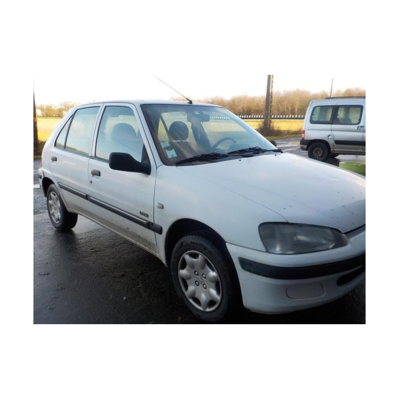 Ecrous PEUGEOT 106 PHASE 2 d’occasion