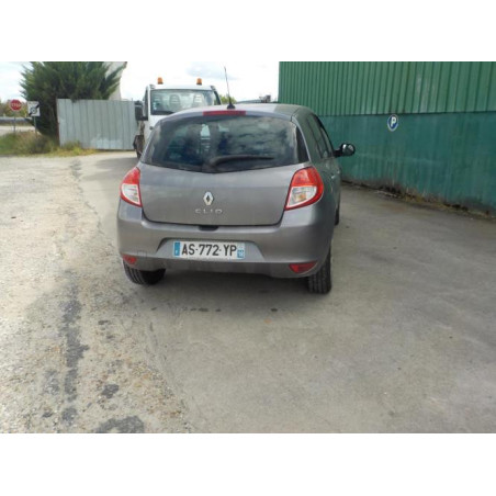 Pare boue arriere droit RENAULT CLIO 3 PHASE 2 d’occasion