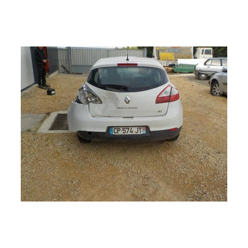 Pare boue arriere gauche RENAULT MEGANE 3 PHASE 2 d’occasion