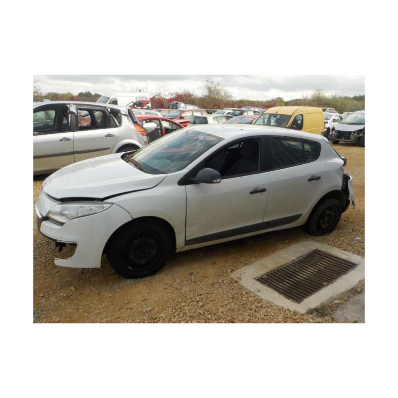 Pare boue arriere gauche RENAULT MEGANE 3 PHASE 2 d’occasion