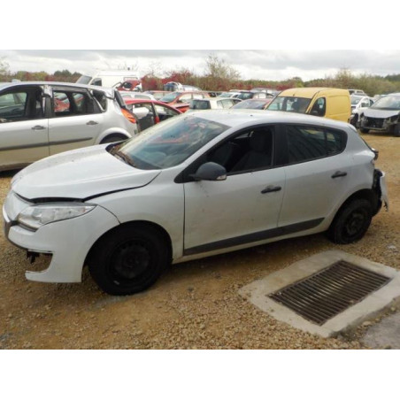 Pare boue arriere gauche RENAULT MEGANE 3 PHASE 2 d’occasion