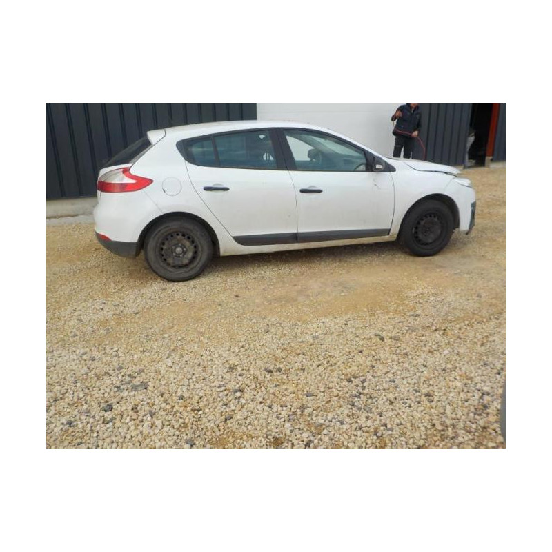 Pare boue arriere gauche RENAULT MEGANE 3 PHASE 2 d’occasion