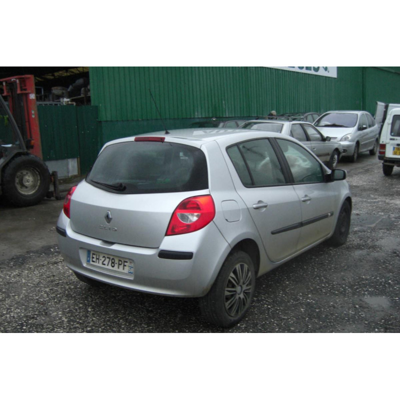 Porte avant droit RENAULT CLIO 3 PHASE 1 d’occasion