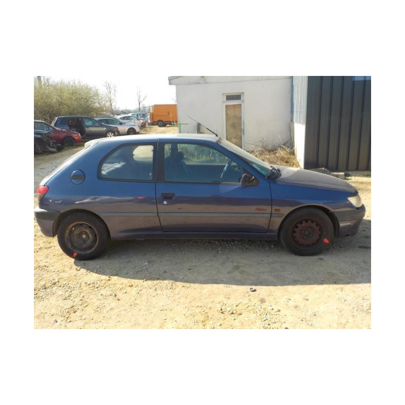 Calandre droite PEUGEOT 306 PHASE 2 d’occasion