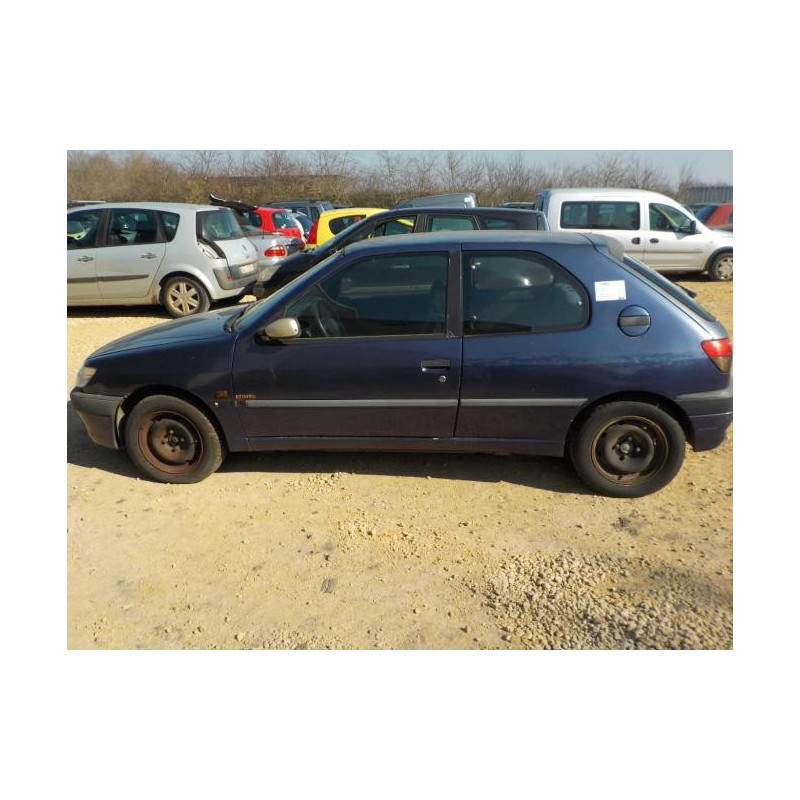 Calandre droite PEUGEOT 306 PHASE 2 d’occasion