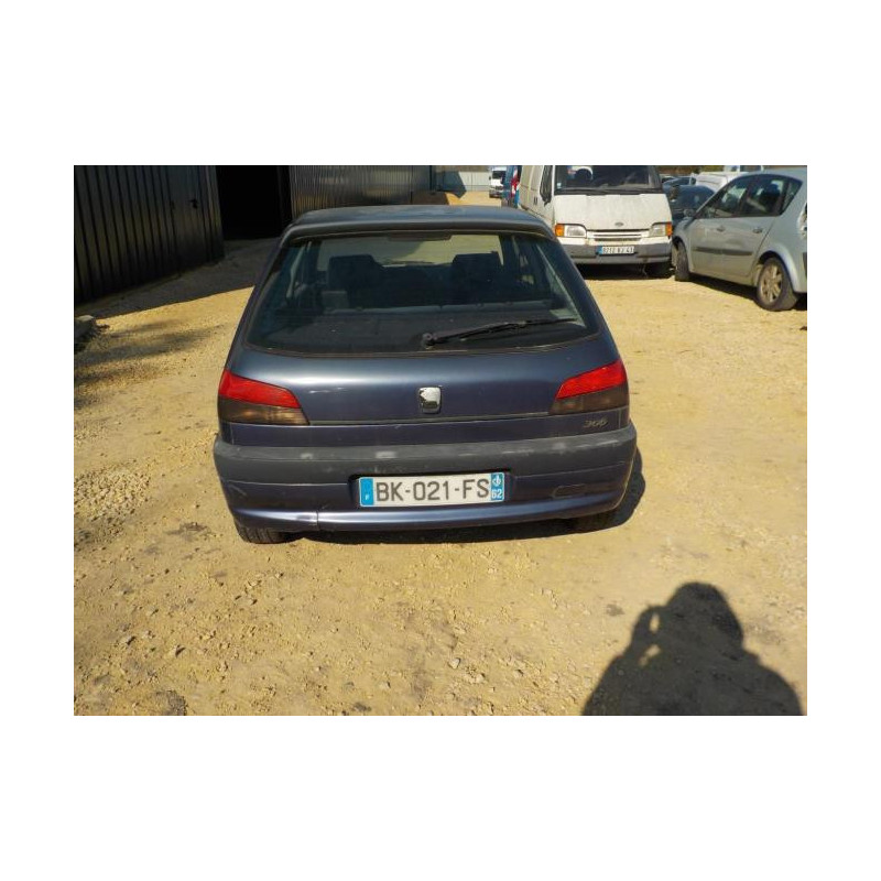 Calandre droite PEUGEOT 306 PHASE 2 d’occasion