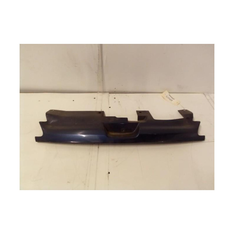 Calandre droite PEUGEOT 306 BREAK d’occasion