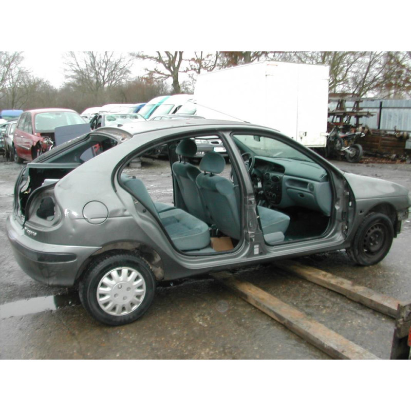 Radiateur eau RENAULT MEGANE 1 PHASE 1 d’occasion