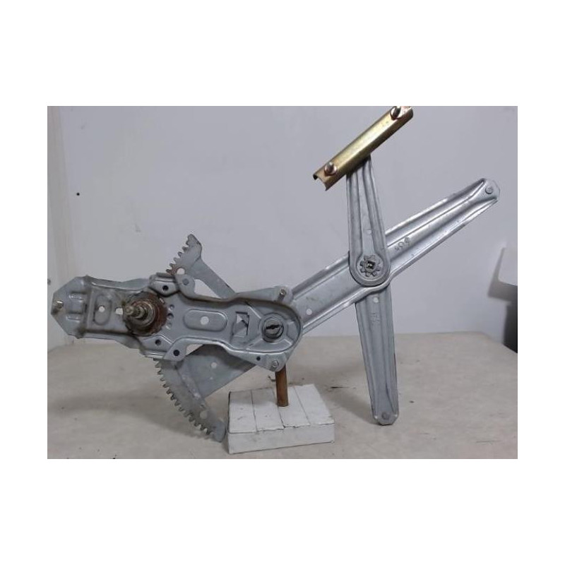 Leve vitre mecanique arriere gauche PEUGEOT 205 PHASE 2 d’occasion