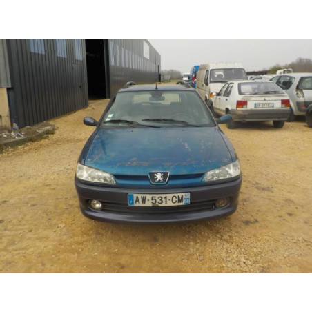 Optique avant principal gauche (feux)(phare) PEUGEOT 306 BREAK d’occasion