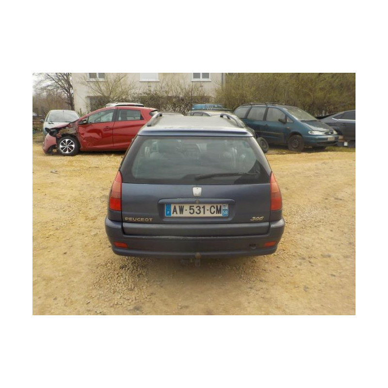 Optique avant principal gauche (feux)(phare) PEUGEOT 306 BREAK d’occasion