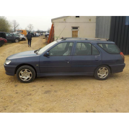 Optique avant principal gauche (feux)(phare) PEUGEOT 306 BREAK d’occasion