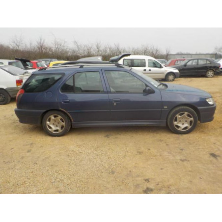 Optique avant principal gauche (feux)(phare) PEUGEOT 306 BREAK d’occasion