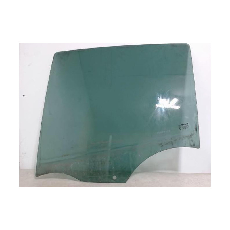 Vitre arriere gauche RENAULT CLIO 3 PHASE 1 d’occasion